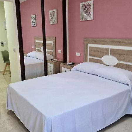 Hotel Nuevo Espartinas Bagian luar foto