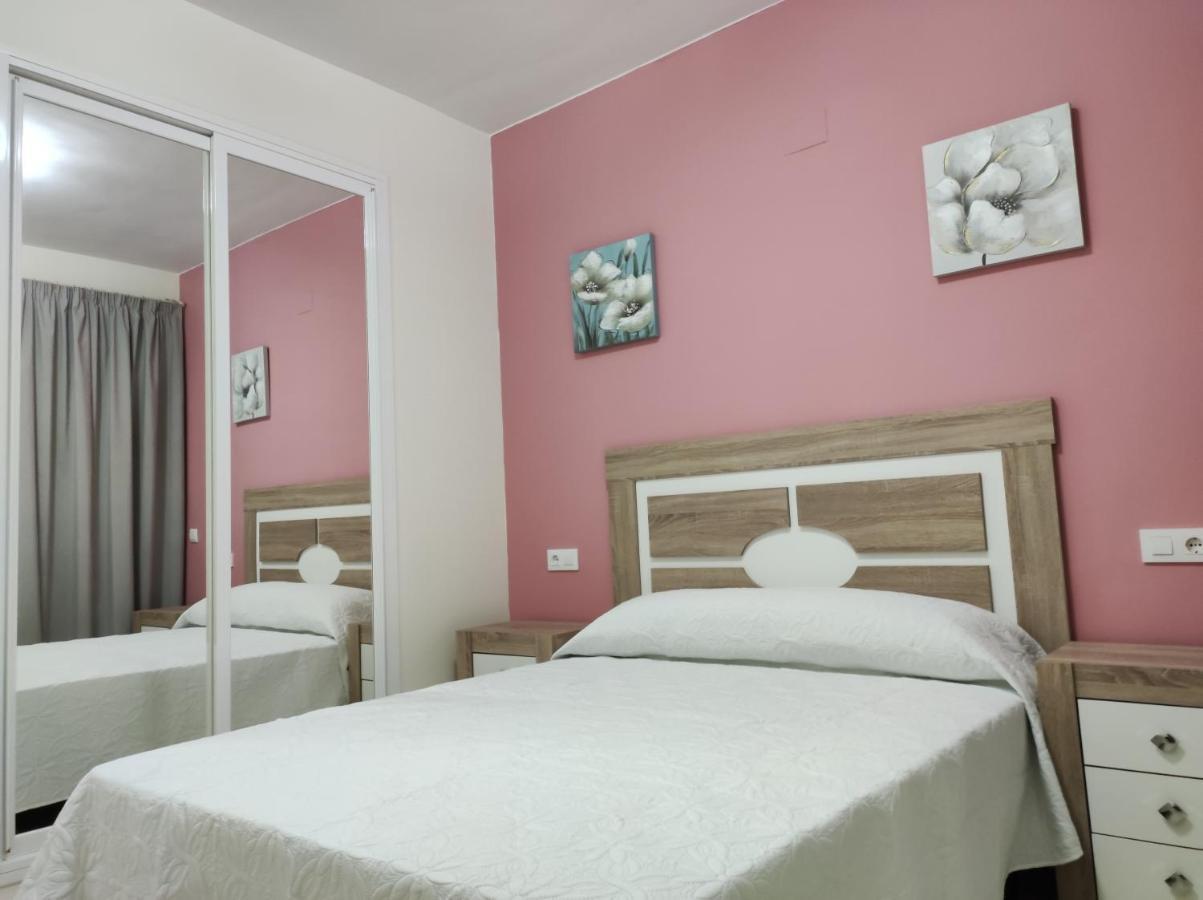 Hotel Nuevo Espartinas Bagian luar foto