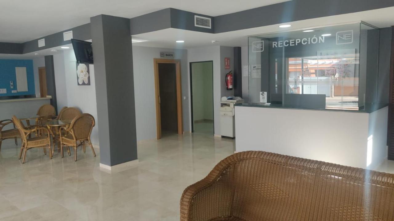 Hotel Nuevo Espartinas Bagian luar foto