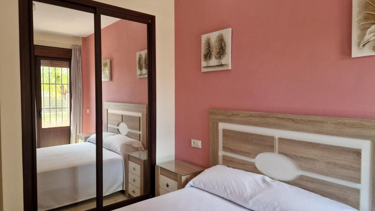 Hotel Nuevo Espartinas Bagian luar foto