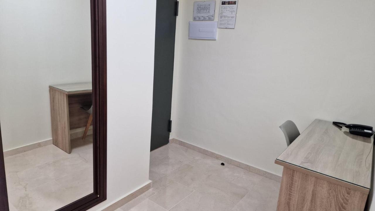 Hotel Nuevo Espartinas Bagian luar foto